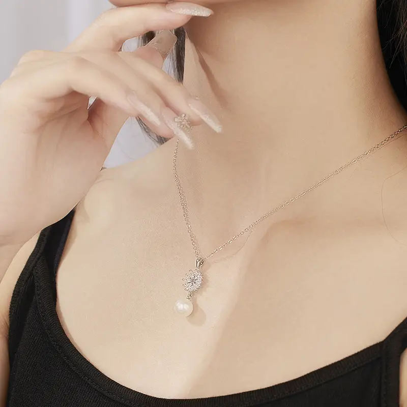 Korean Ice Crystal Snowflake Pendant Necklace Gold Plated - Image 2