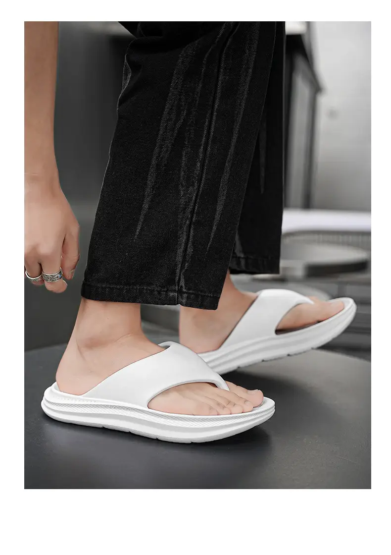2025 Summer Flip-Flops for Men, Stylish Outdoor Beach Shoes, Trendy Soft-Soled Non-Slip Sandals for Men — feature 13