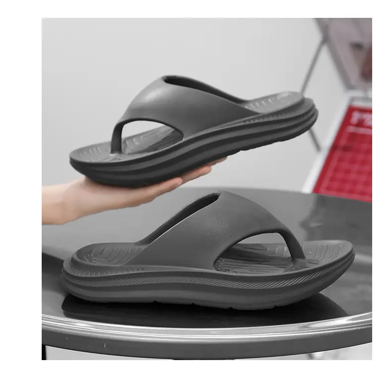 2025 Summer Flip-Flops for Men, Stylish Outdoor Beach Shoes, Trendy Soft-Soled Non-Slip Sandals for Men — feature 9