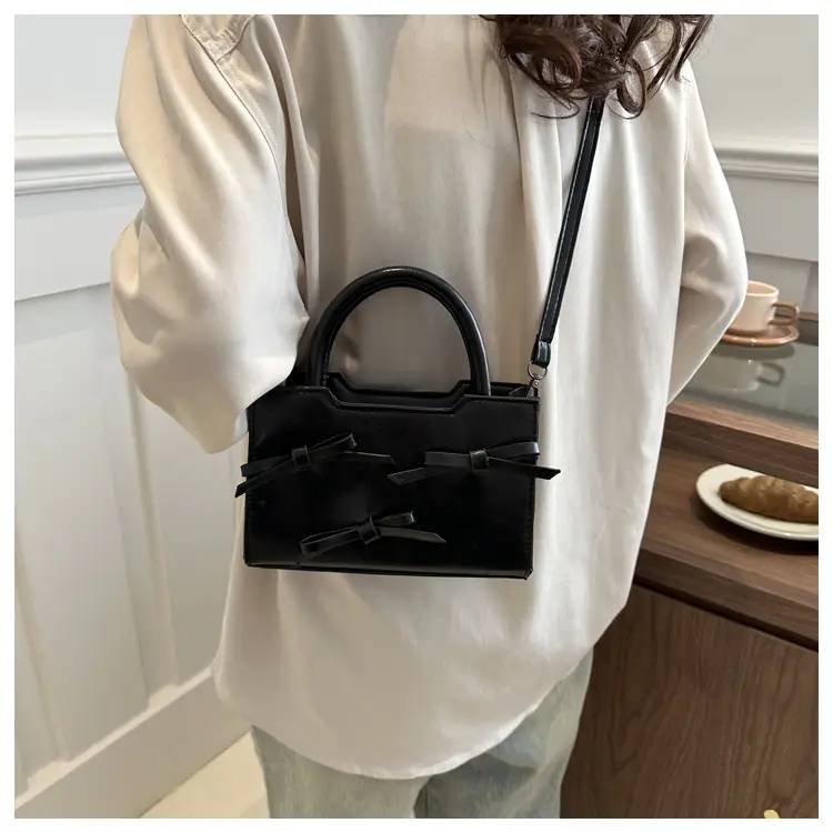 White Bow Shoulder Bag 2024 New Arrival — feature 11