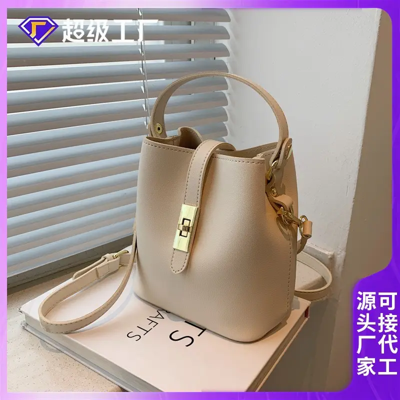 Women's Beige Shoulder Bag with Gold Plated Handle - Image 5
