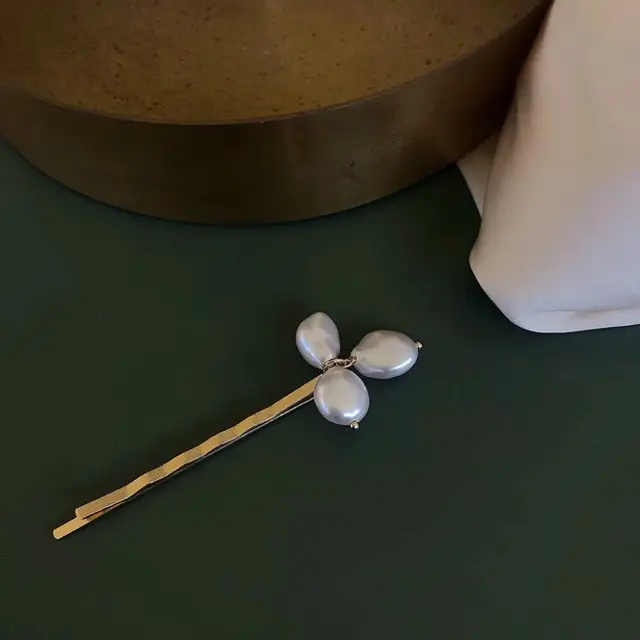 Pearl Hairpin Clip for Women Elegant Side Clip
