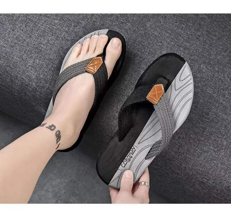 Black Rubber Platform Flip-Flops for Men Summer - Image 4