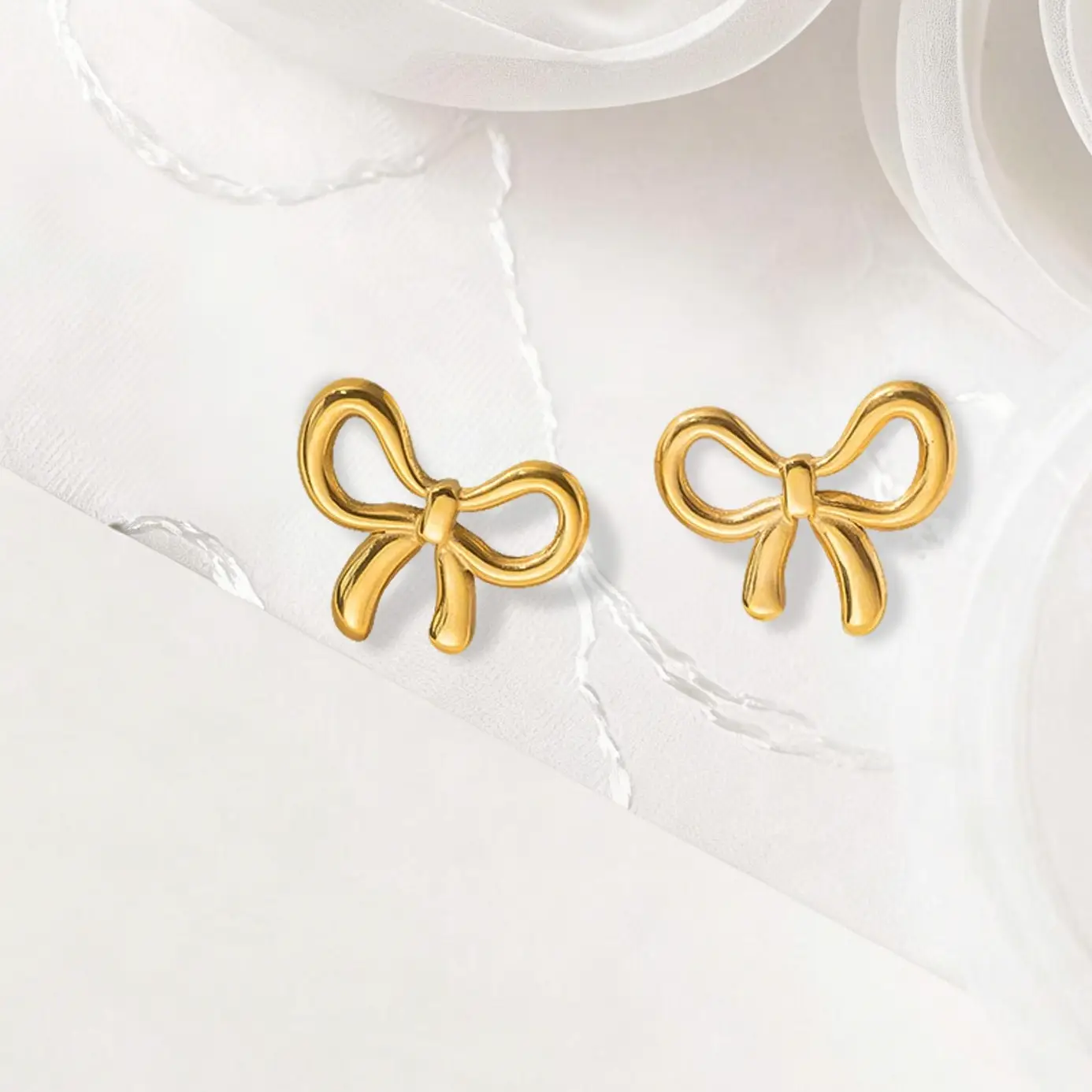Gold Bow Tie Clavicle Necklace for Women - Image 11