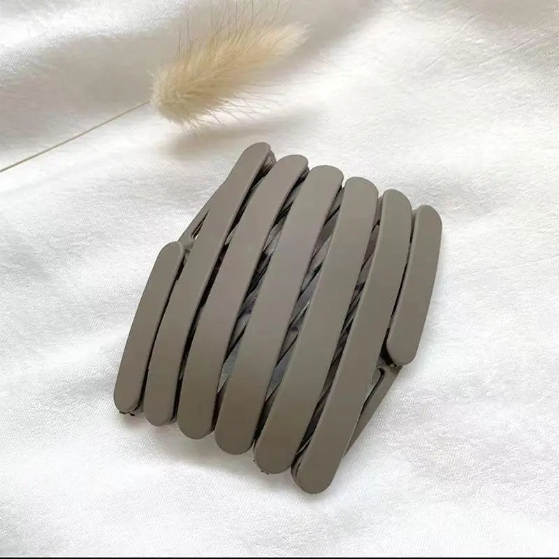 Retractable Toothed Hair Grooming Headband for Women - Image 5