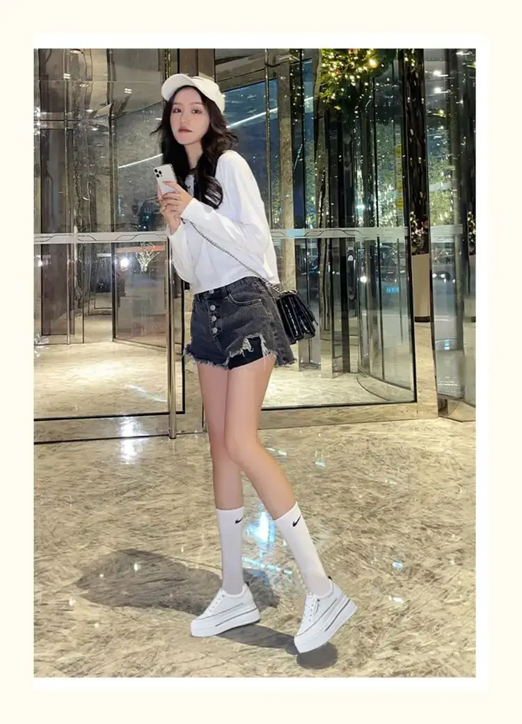 White Platform Sneakers for Women 2024 Spring — feature 3