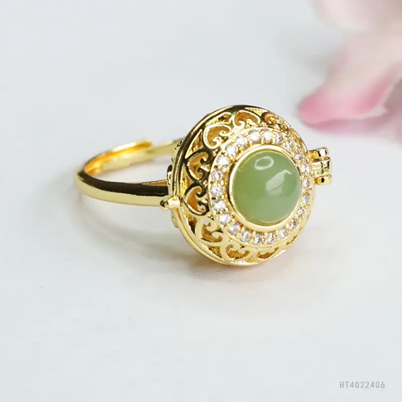 Guan Yu Jade Ring with Emerald Center & Gold Plated - Image 4