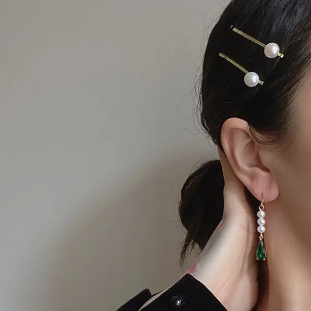 French Pearl Hair Clips for Elegant Women - Image 4