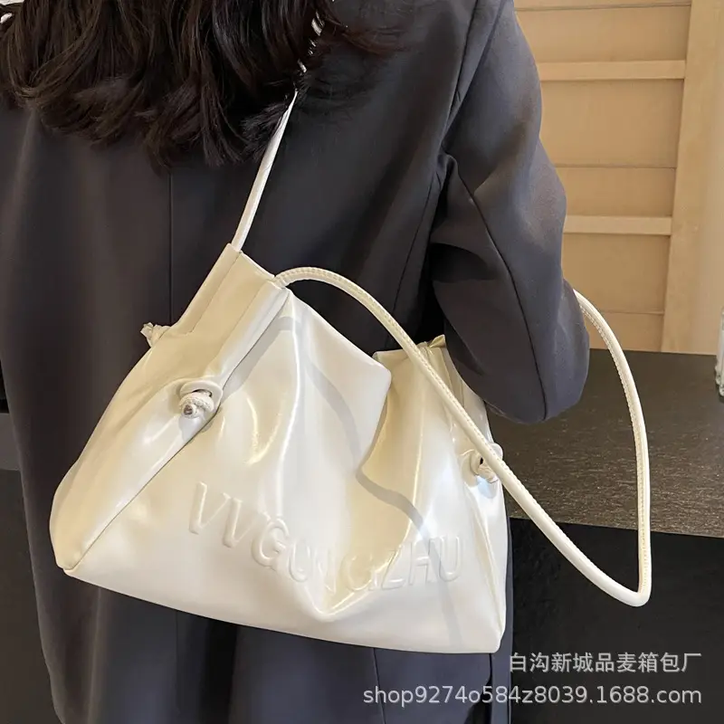 White Minimalist Shoulder Bag for Women 2026