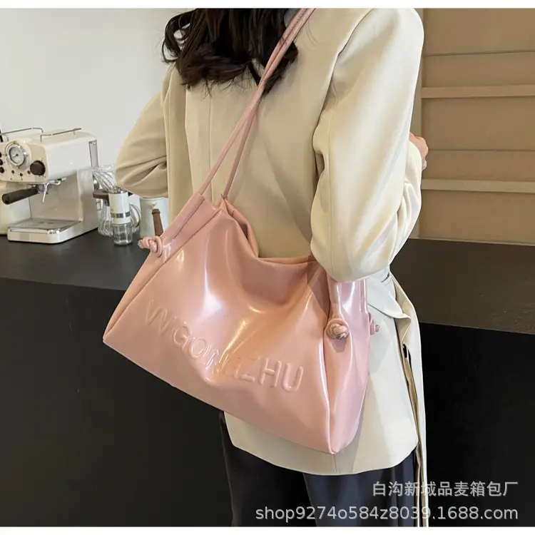 White Minimalist Shoulder Bag for Women 2026 — feature 15