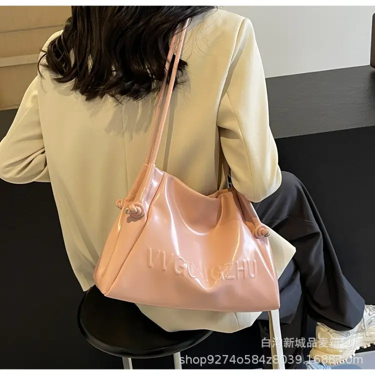 White Minimalist Shoulder Bag for Women 2026 — feature 16