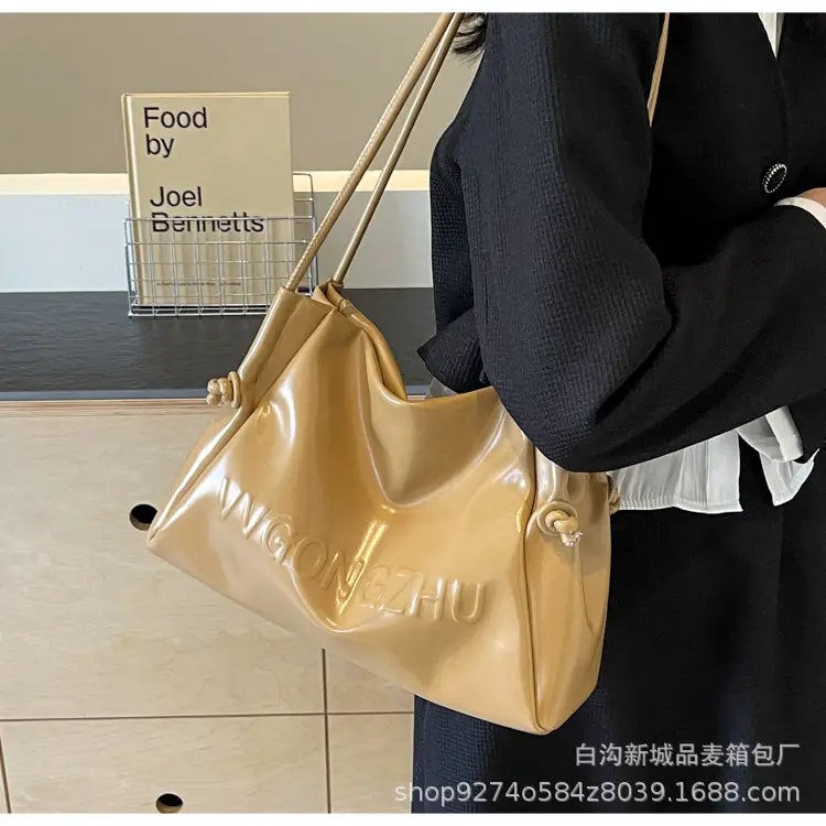 White Minimalist Shoulder Bag for Women 2026 — feature 23