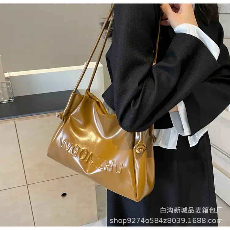 White Minimalist Shoulder Bag for Women 2026 — feature 27