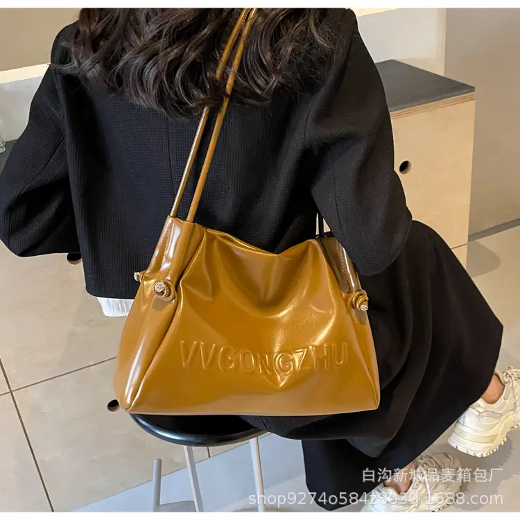 White Minimalist Shoulder Bag for Women 2026 — feature 29