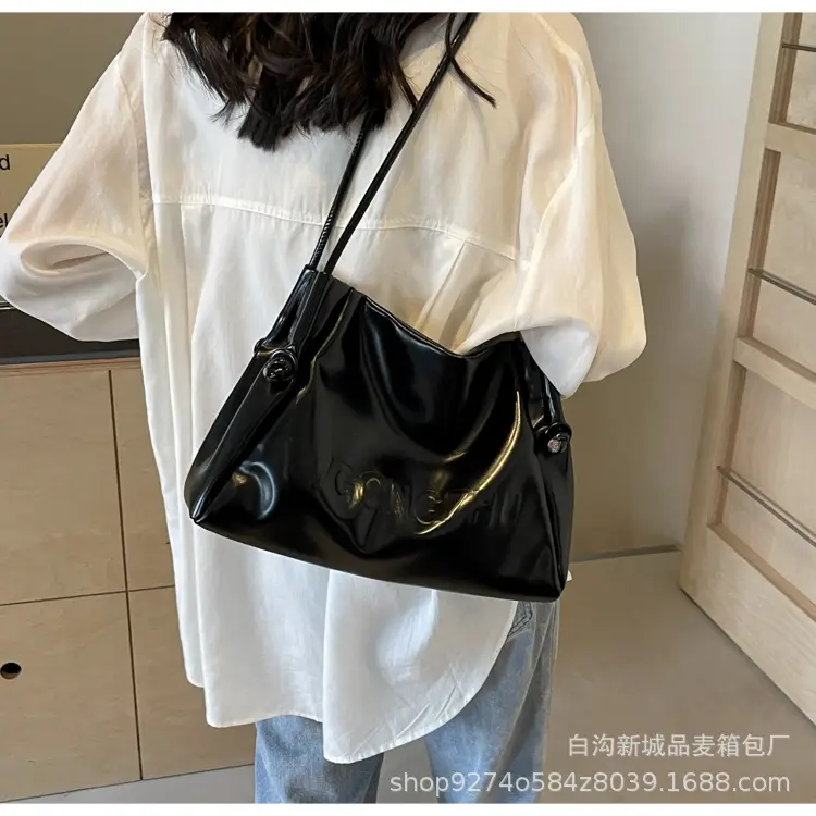 White Minimalist Shoulder Bag for Women 2026 — feature 31