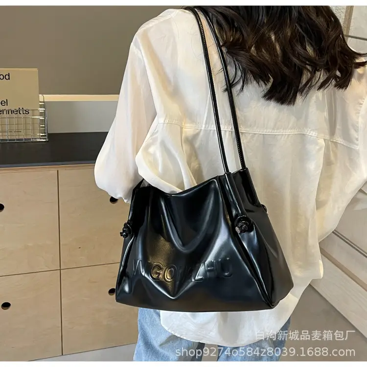 White Minimalist Shoulder Bag for Women 2026 — feature 33