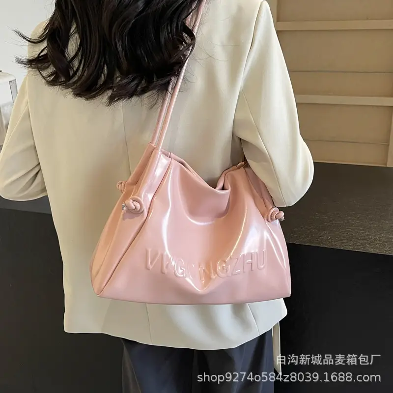 White Minimalist Shoulder Bag for Women 2026