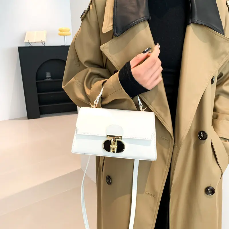 Black Lock Shoulder Messenger Bag for Women - Image 5