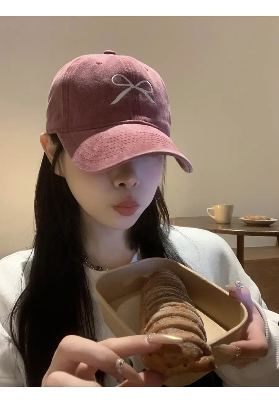 Bowknot Embroidered Women's Baseball Cap 2026 — feature 10