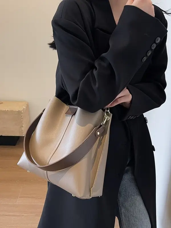 Women's Large Capacity Shoulder Messenger Bag Brown Leather - Image 7