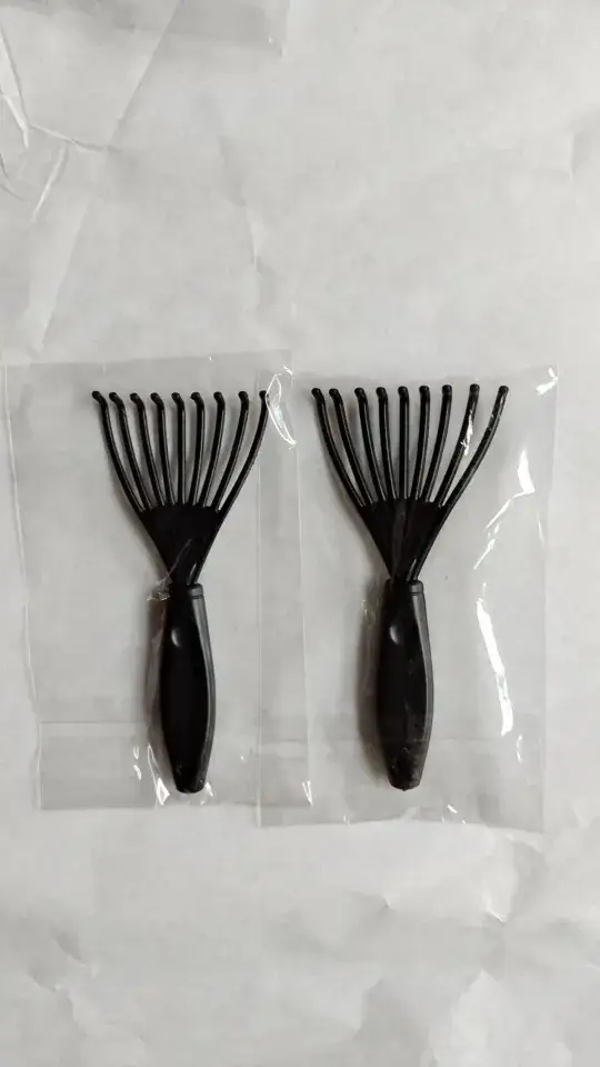 Black Comb Cleaning Brush for Hair Care — feature 2