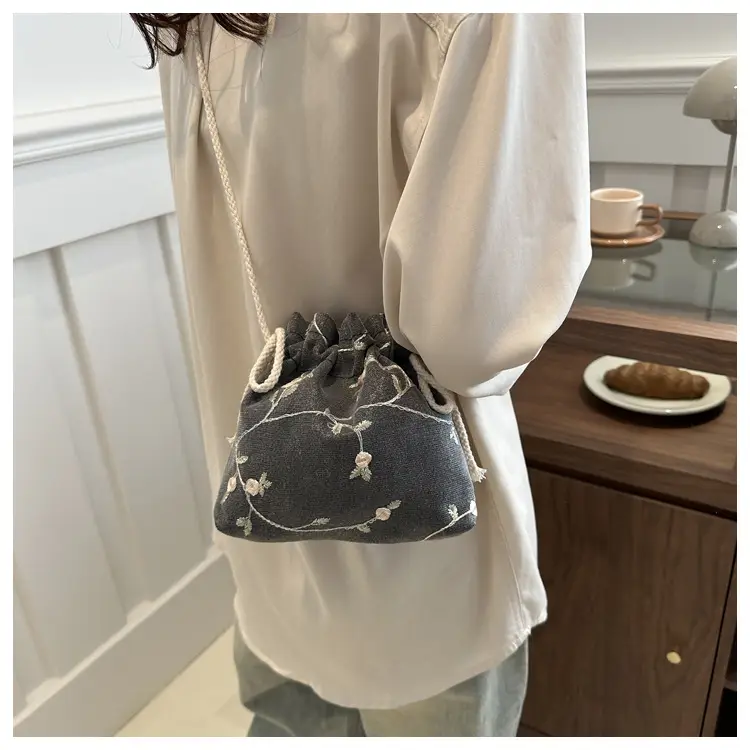 Women's Black Drawstring Shoulder Messenger Bag 2024 — feature 9