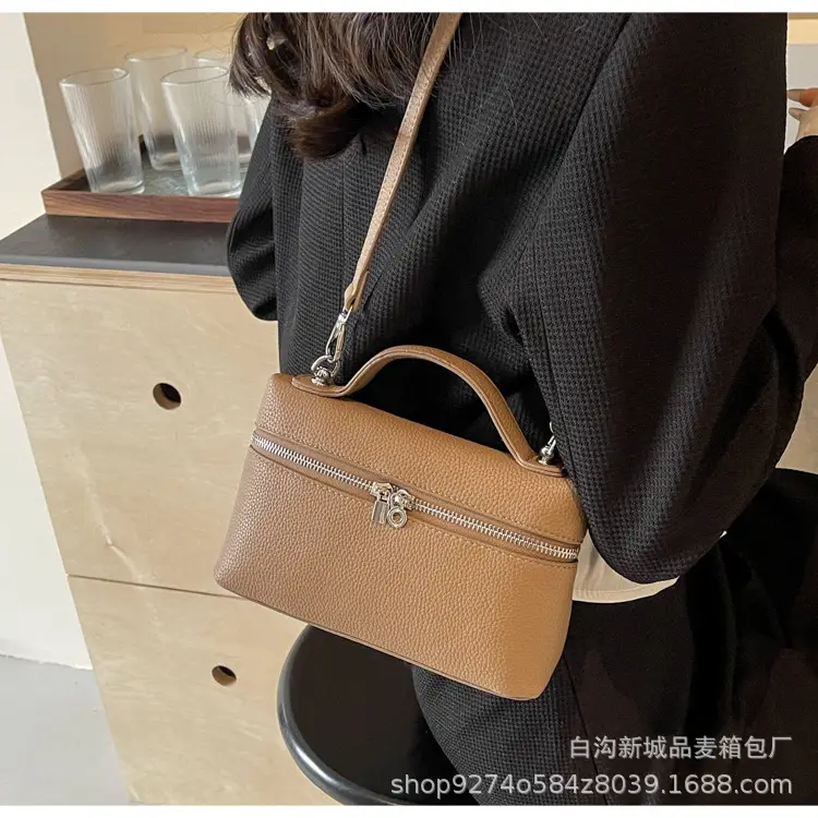 Women's Brown Leather Shoulder Bag 2026 New Style — feature 22
