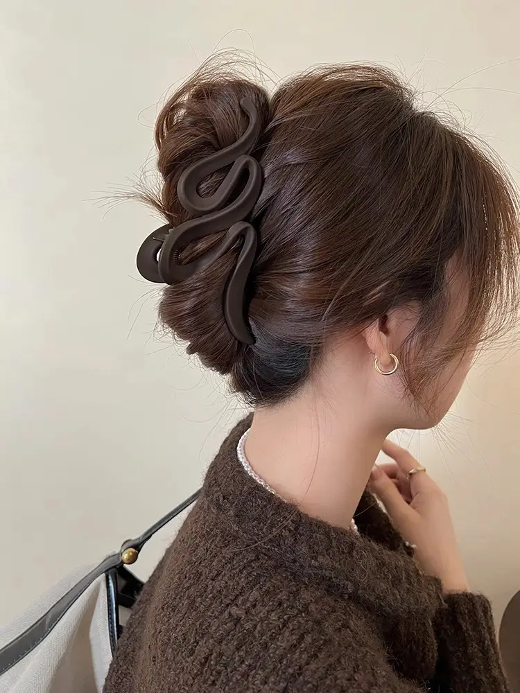 Frosted Shark Clip Hairpin for Women 2024 — feature 3