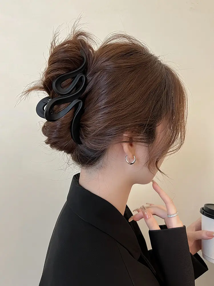 Frosted Wave Shark Hairpin for Women 2024 - Image 2