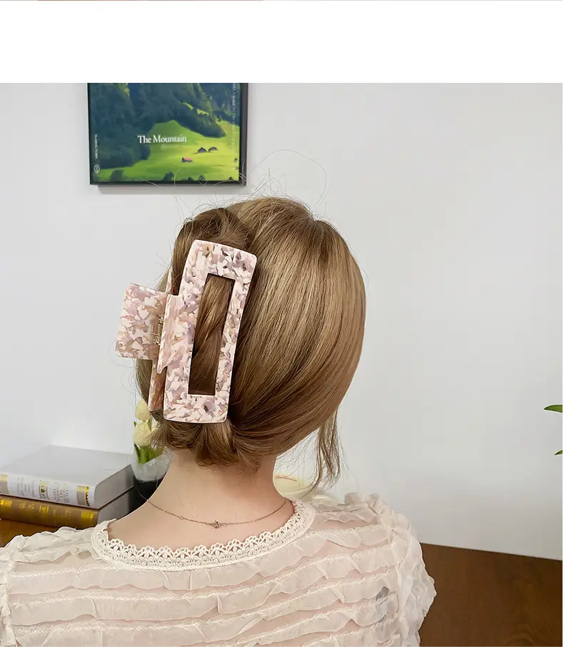Oversized Acetic Acid Clip Hair Clip Women's Back of Head — feature 13