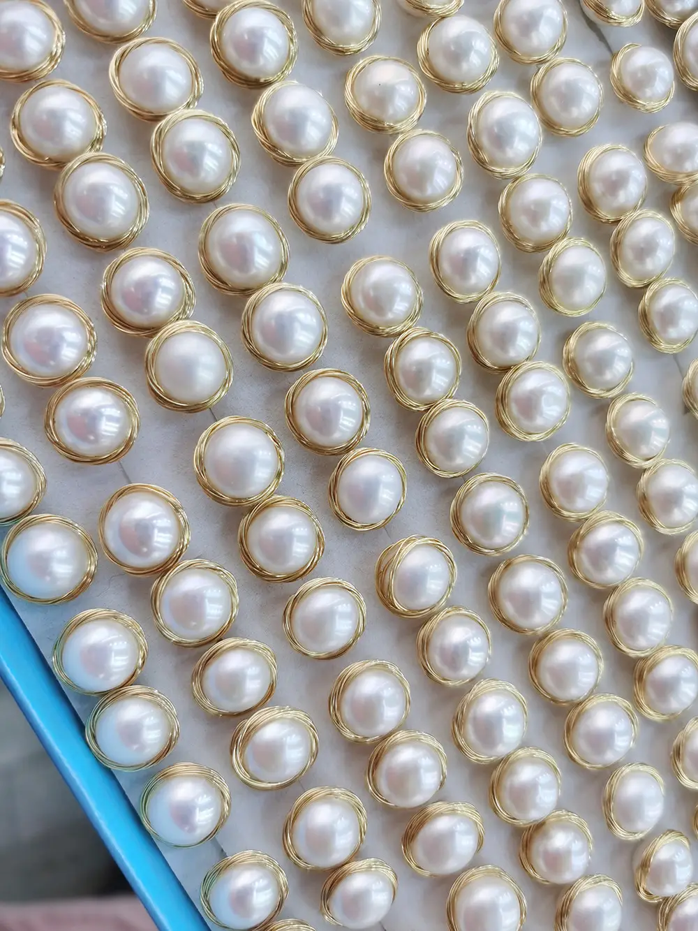 10-11mm Gold Wire Pearl Earrings 3A Wholesale — feature 4