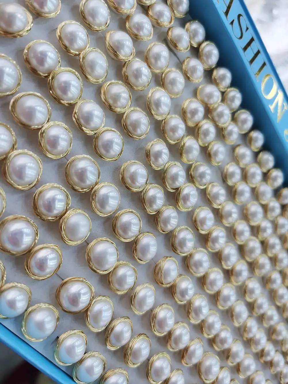 10-11mm Gold Wire Pearl Earrings 3A Wholesale — feature 5