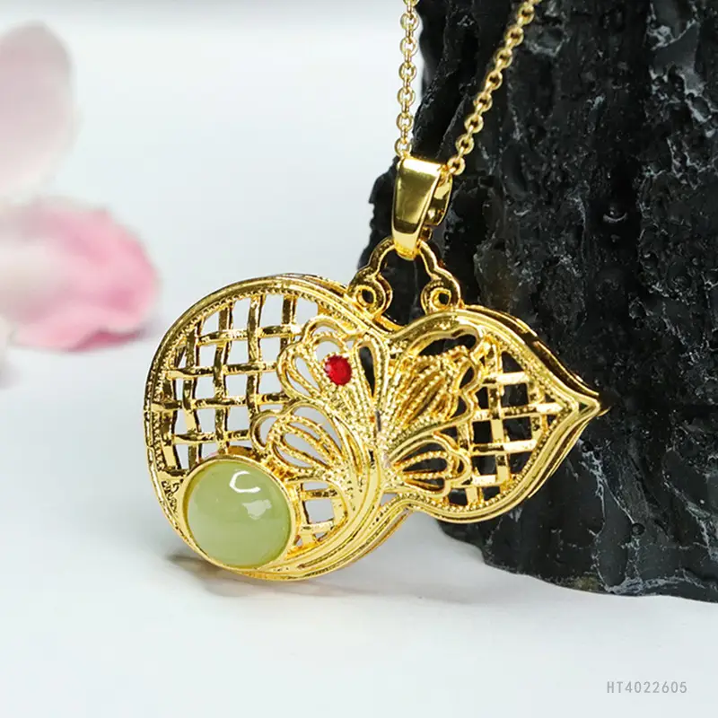 Guan Yu Jade Pendant Necklace Gold Vintage — feature 10