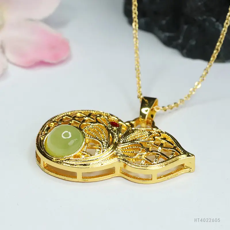 Guan Yu Jade Pendant Necklace Gold Vintage — feature 7