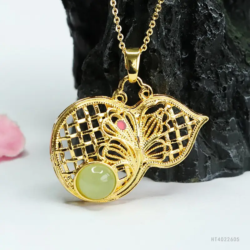 Guan Yu Jade Pendant Necklace Gold Vintage — feature 9