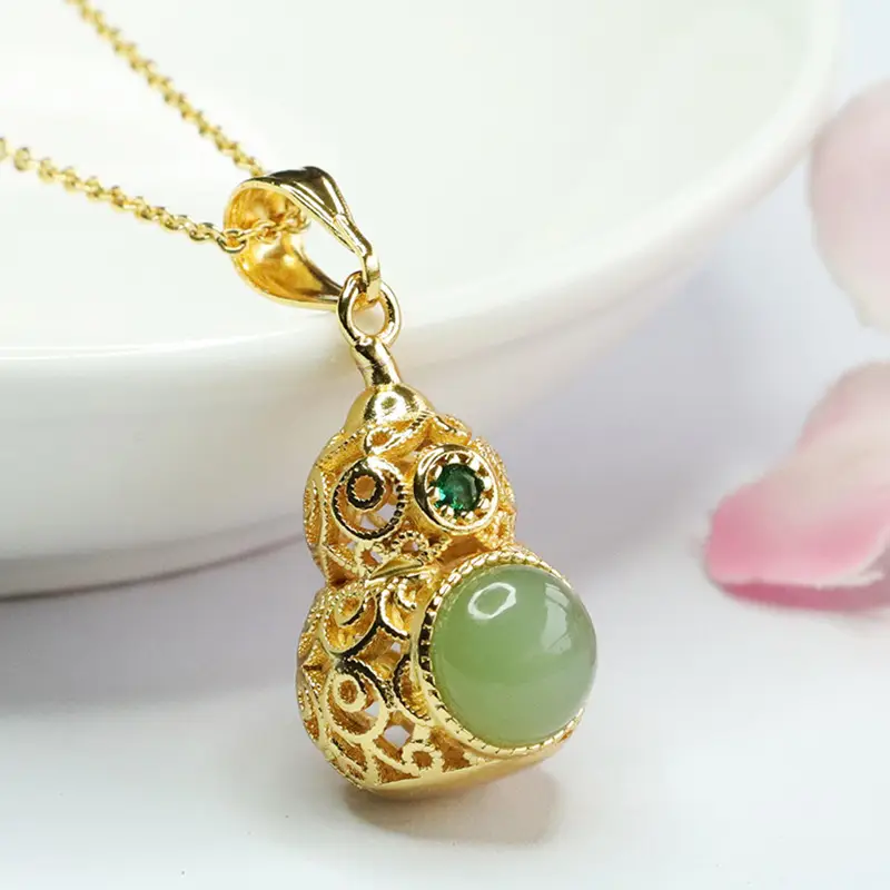 Guan Yu Jade Pendant Necklace with Jasper Gourd Design — feature 6