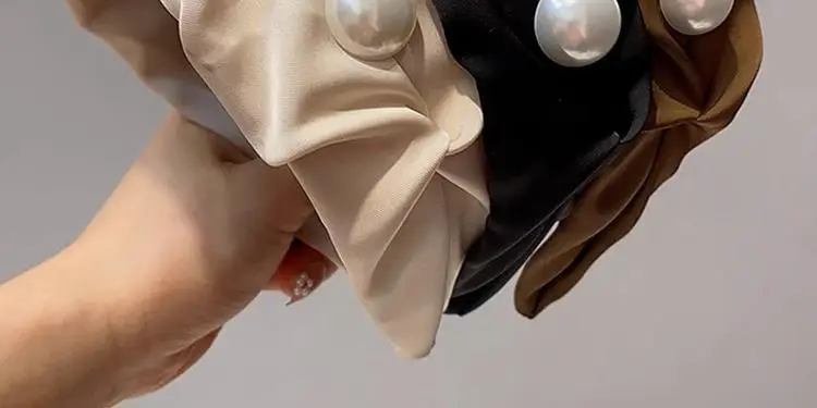 Korean Style Pearl Wide Brim Headband — feature 2