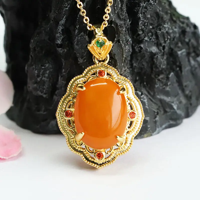 Guan Yu Natural Amber Pendant Full Honey Old Beeswax Necklace — feature 7