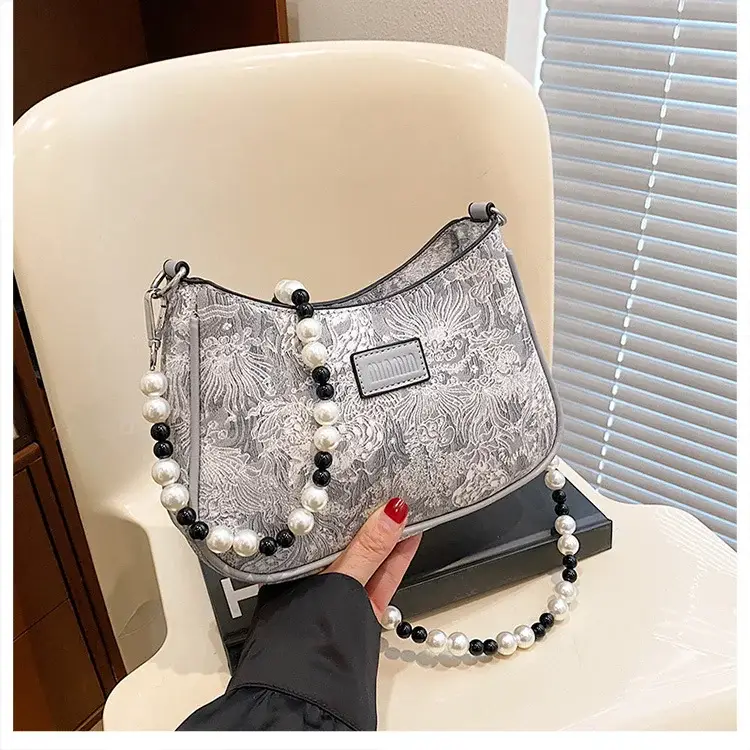 2025 Sanfu Pain Bag Pearl National Print Shoulder Crossbody — feature 20