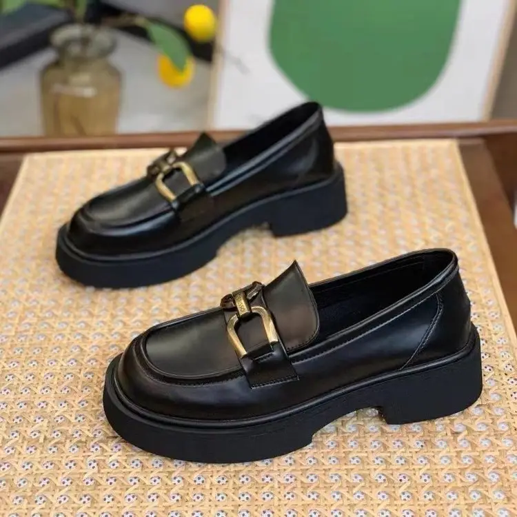 Women Retro British Style Leather Slip-On Loafers - Image 3