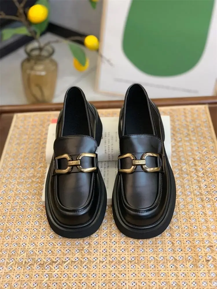 Women Retro British Style Leather Slip-On Loafers — feature 11