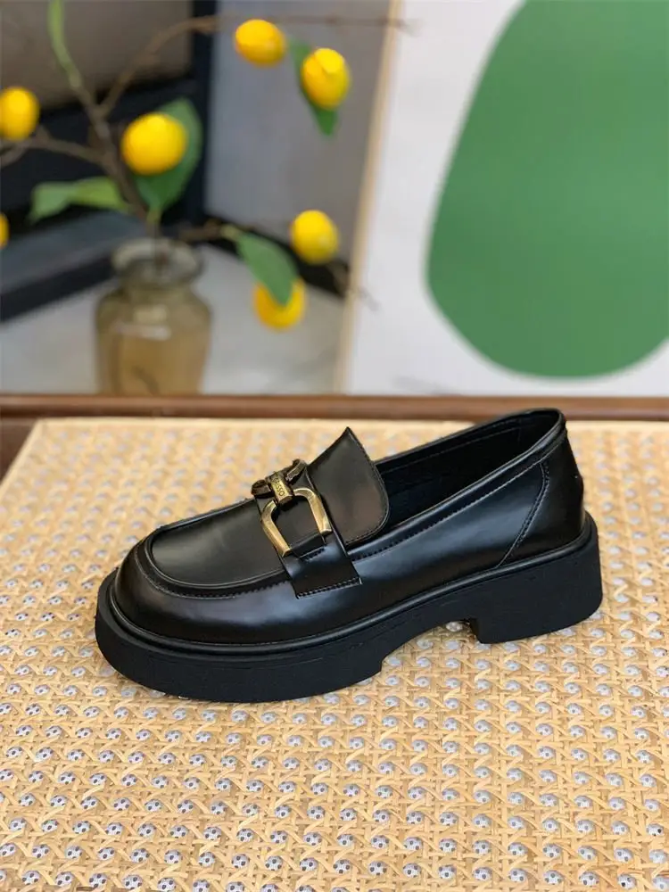 Women Retro British Style Leather Slip-On Loafers — feature 12