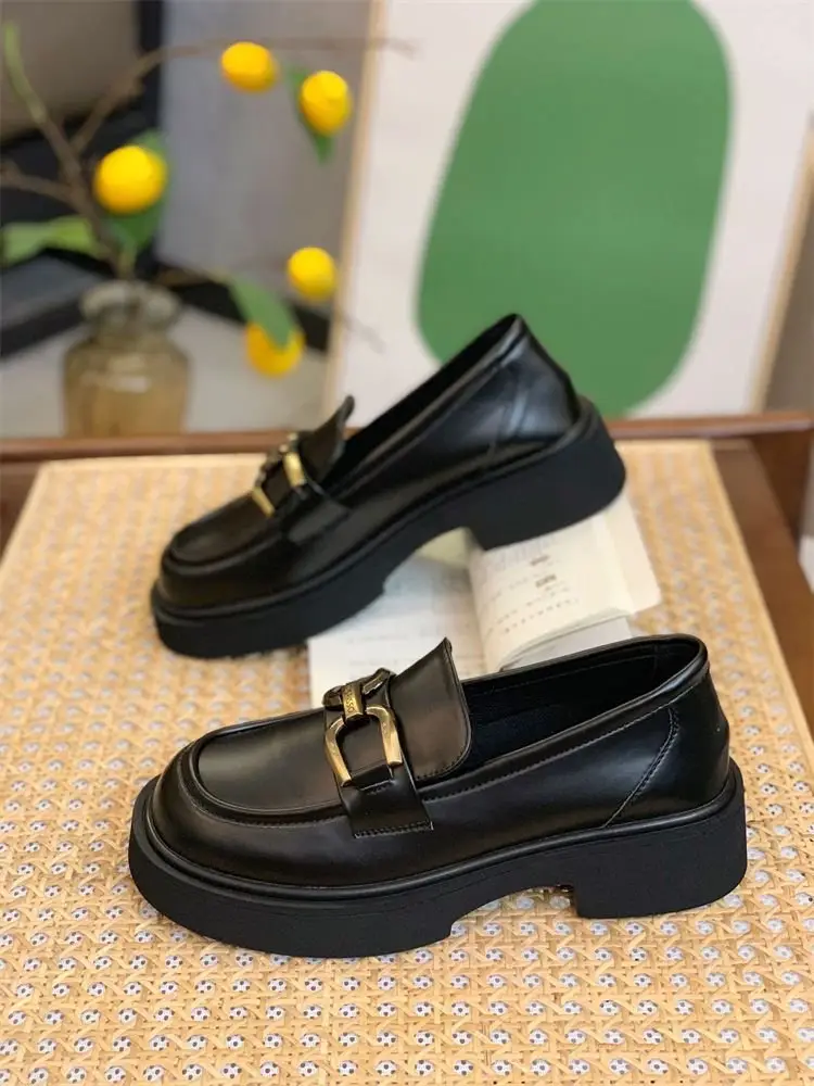 Women Retro British Style Leather Slip-On Loafers — feature 13