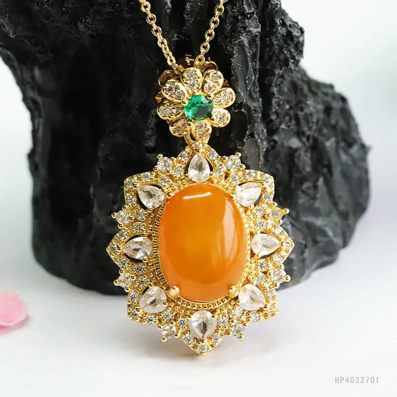 Natural Amber Pendant Necklace with Honey Wax Design — feature 7