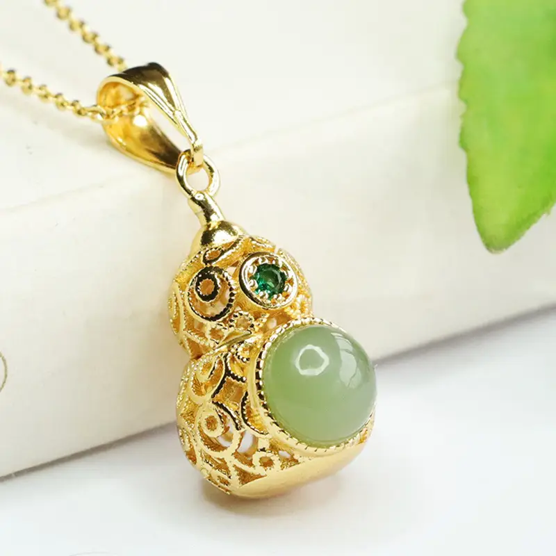Aiyu Jade Pendant Necklace with Green Gemstone - Image 5