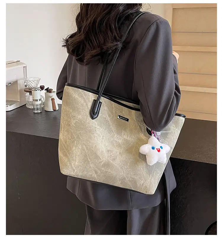 Women's Cross-Border Tan Shoulder Bag with Cute Charm — feature 1