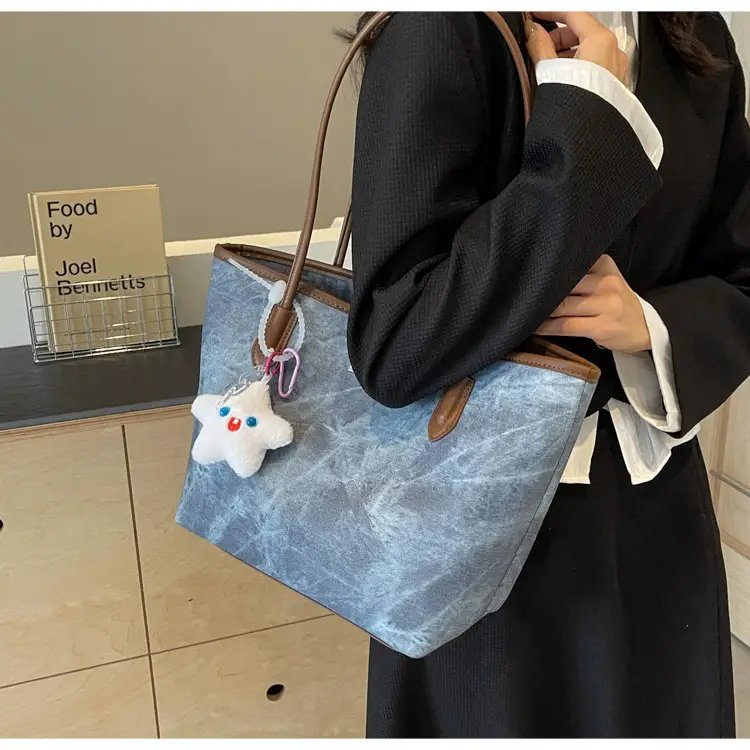 Women's Cross-Border Tan Shoulder Bag with Cute Charm — feature 14