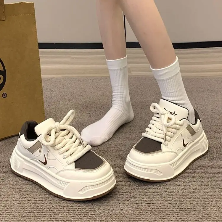 Women White Thick Chunky Casual Sneakers 2024 - Image 5