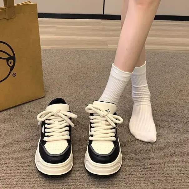 Women White Thick Chunky Casual Sneakers 2024 - Image 6