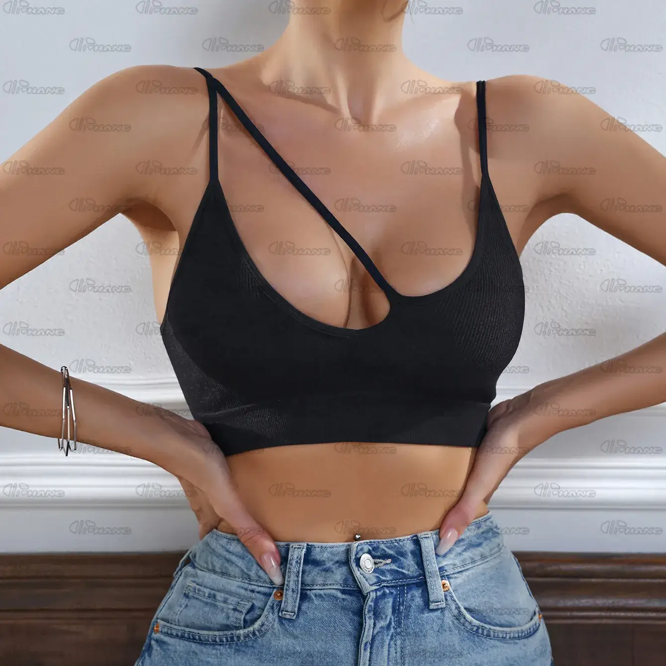 Black Seamless Camisole for Women, Thin Sports Fitness Yoga Bra - Image 4
